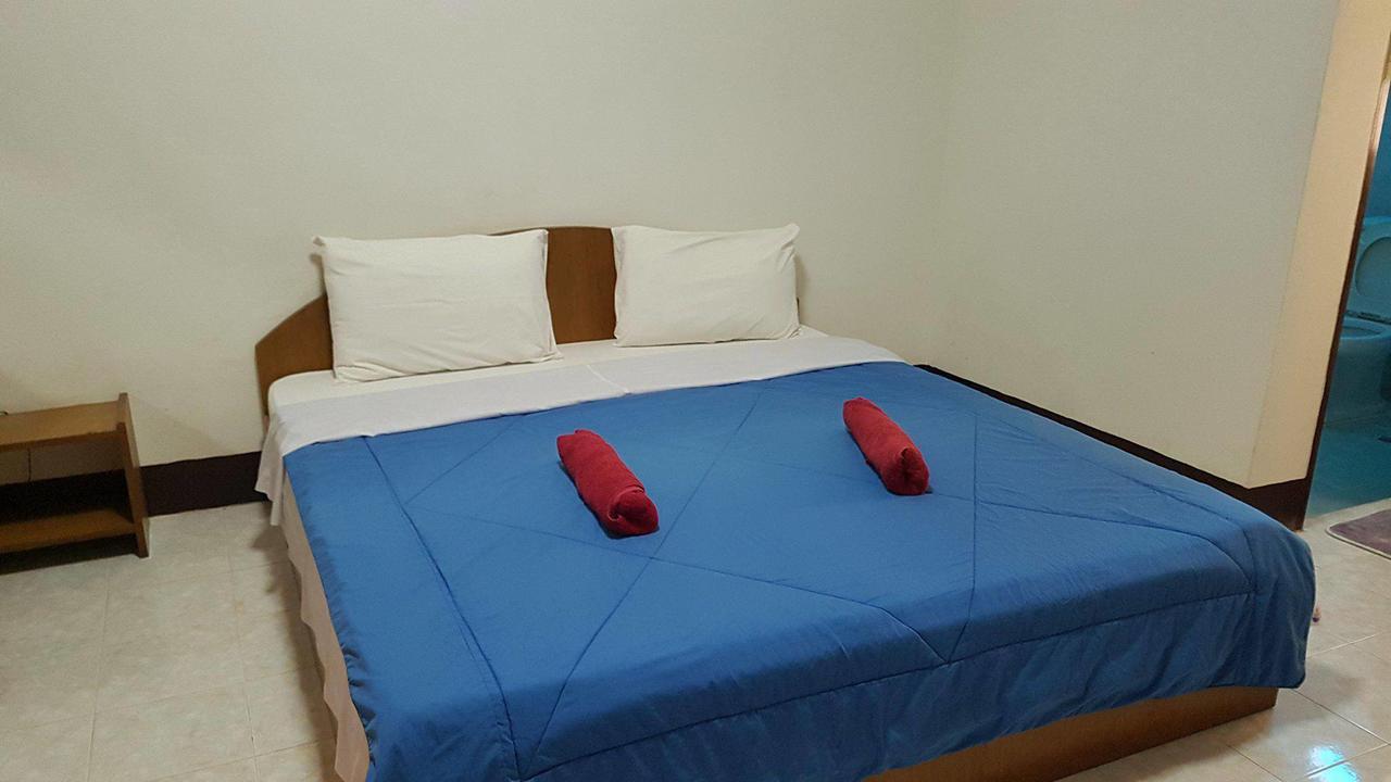 Lp Apartment Саконнакхон Экстерьер фото